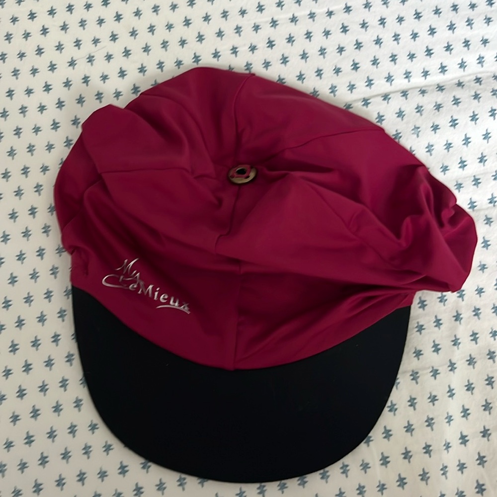 Lemieux Pom hat silk mulberry perfect condition